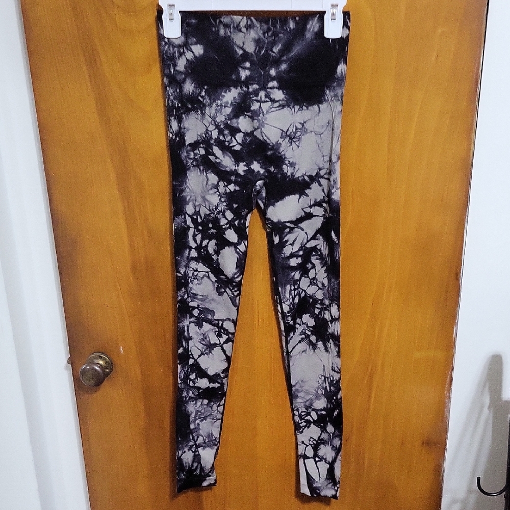 Womens Booty Lifting Leggings Size Small